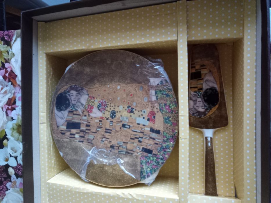 Сервиз за торта от серията Целувката (8 части)