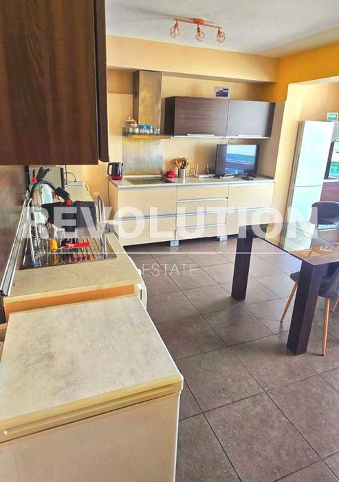 Дава се под наем Четиристаен апартамент в Варна, ВИНС - 110 кв.м за 1200 € - Снимка #1