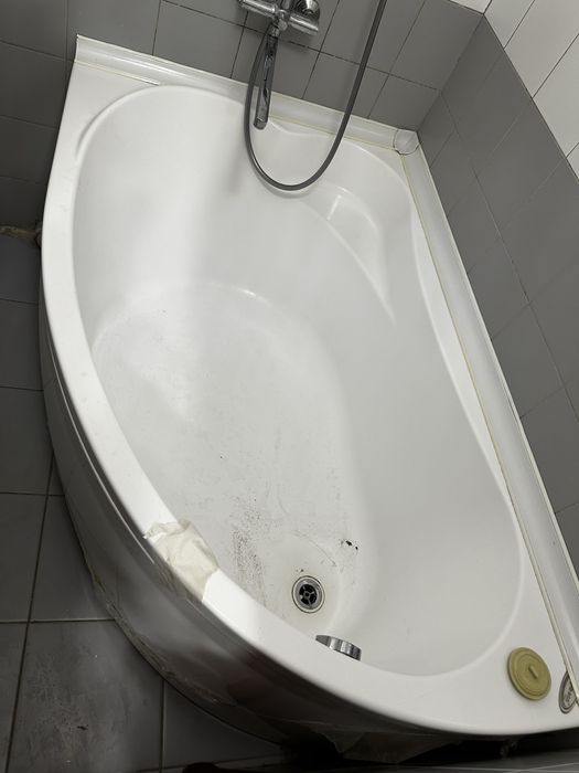 Продам Ванну в форме капли
