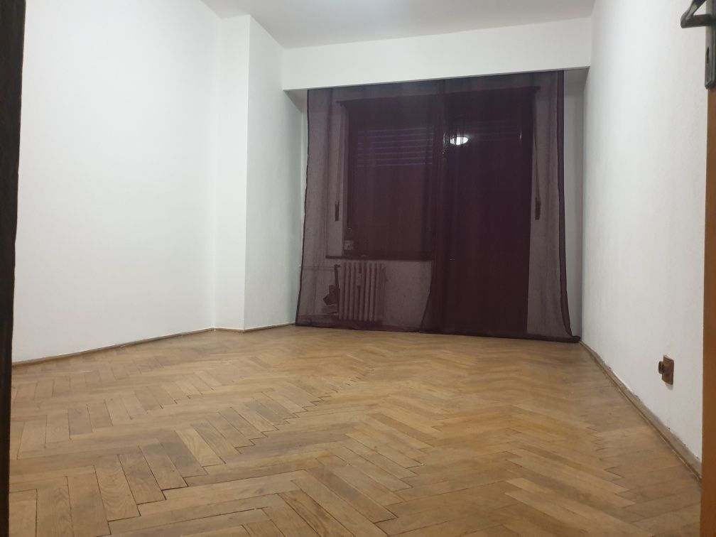 Vand apartament 3 camere Samanta decomandat total