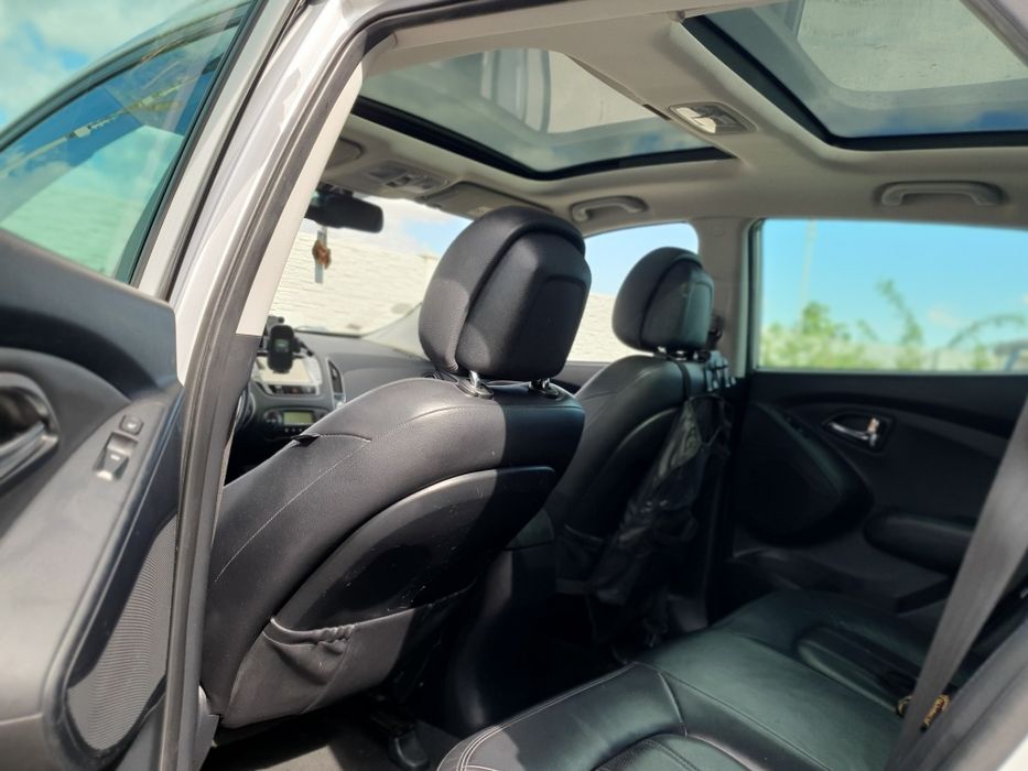 Vând/Variante hyundai ix 35.2.0 diesel .automat 184.cp extra full .