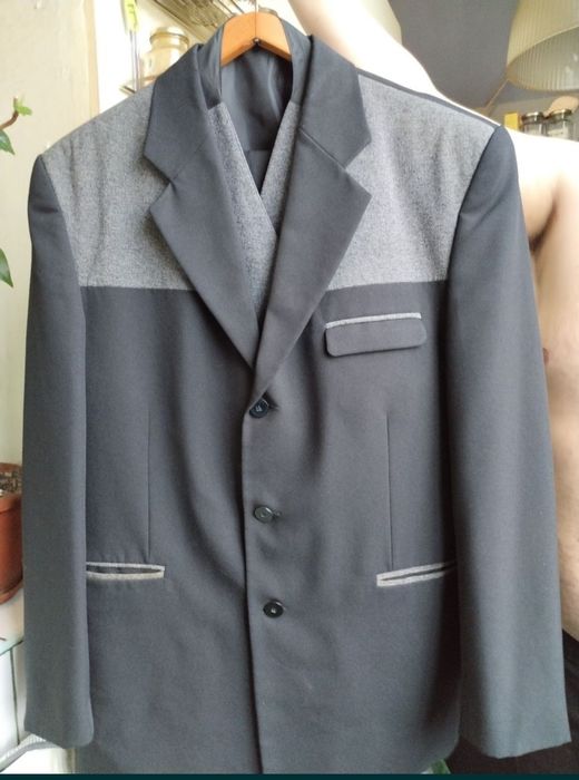 Costum bărbat ,mărime 52,negru cu gri