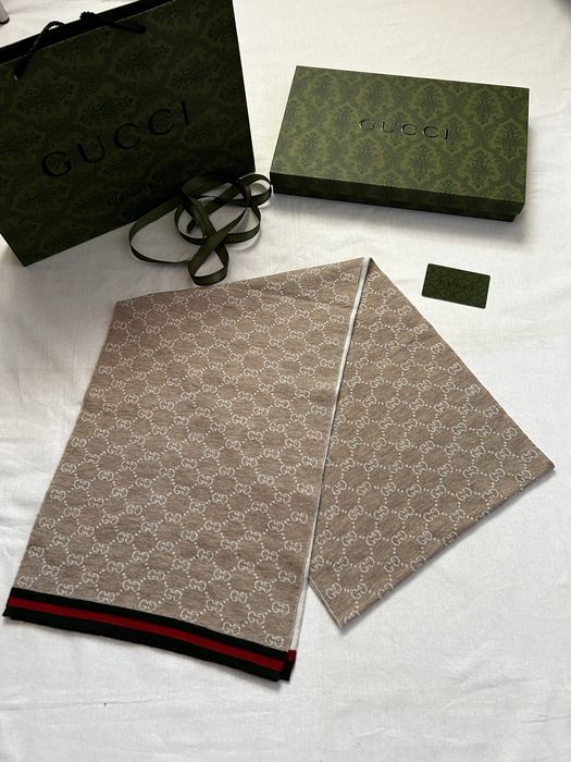 Esarfa Gucci calitativa