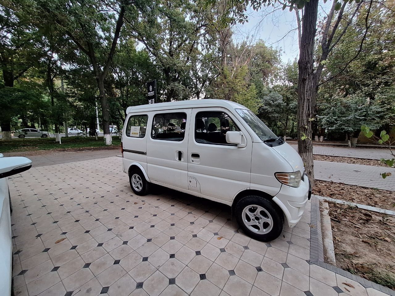 Продается машина Changan s6363 пассажирский фургон