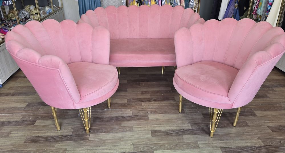 Диван с креслом для офиса или салона красоты