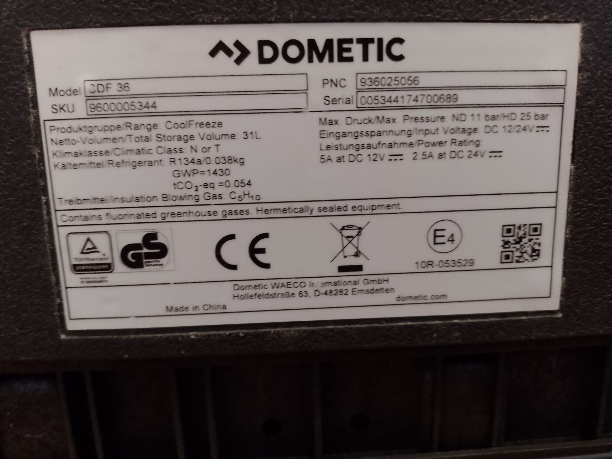 Компресорен хладилник Dometic Coolfreeze CDF36 , 31л , 12/24V