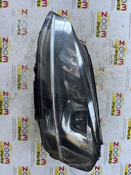 Far stanga bi-xenon VW Golf 7
