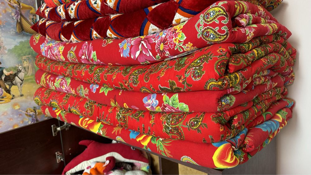 Корпе б/у отличном состоянии, без запаха, чистые