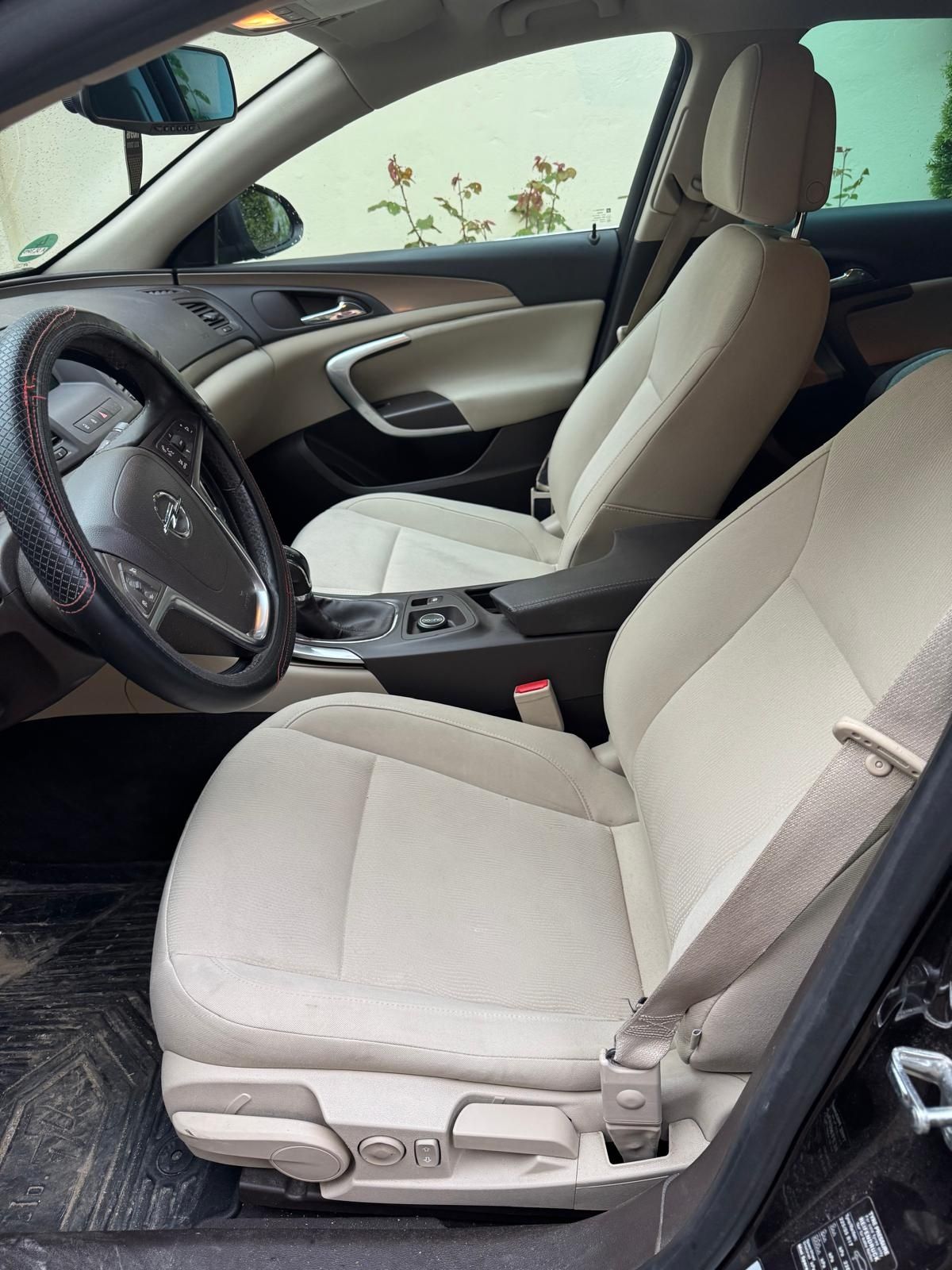 Vând Opel Insignia