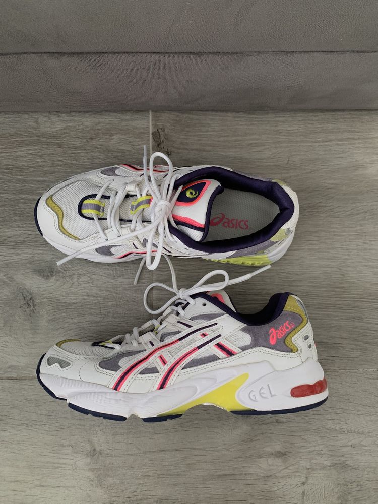 Дамски маратонки Asics