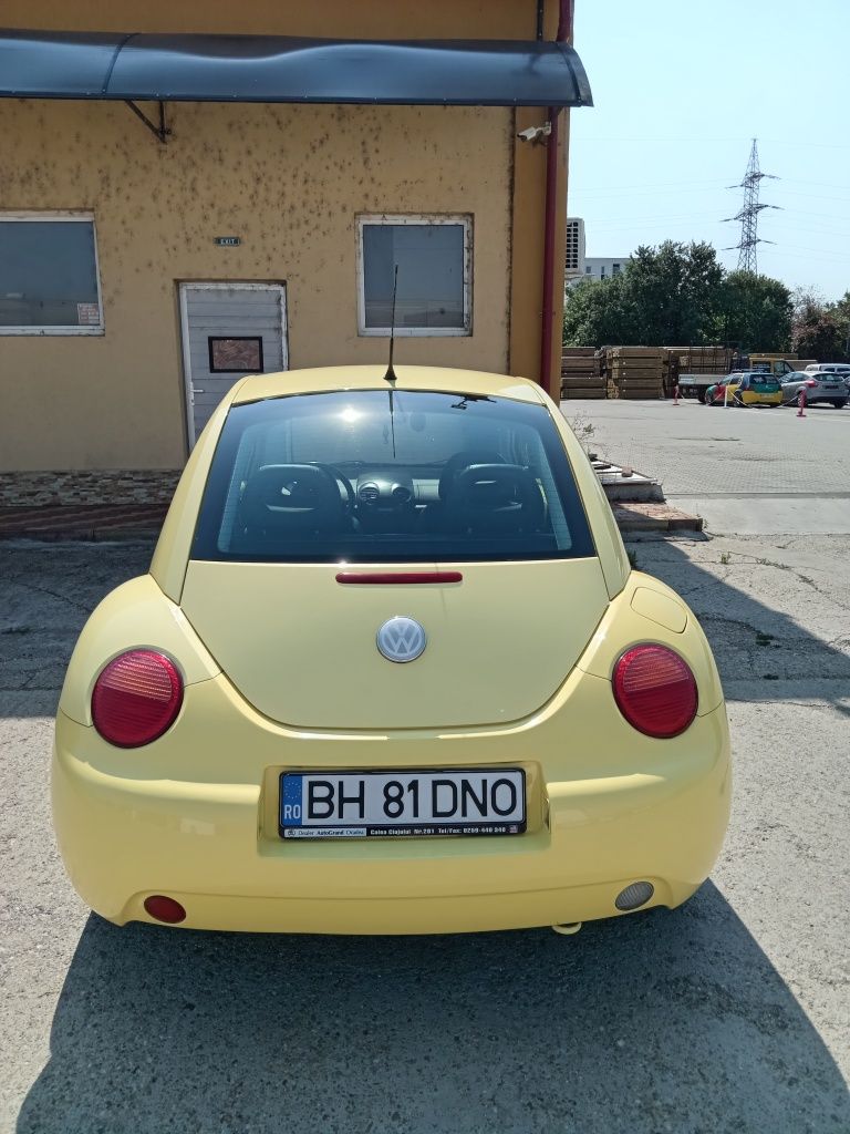 Vând Volkswagen New Beetle