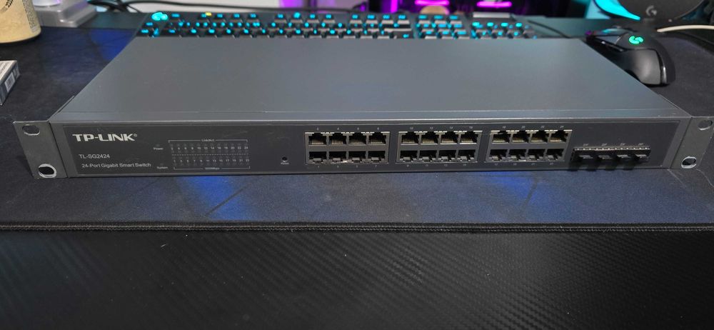 Switch cu 24 porturi TP Link TP-SG2424