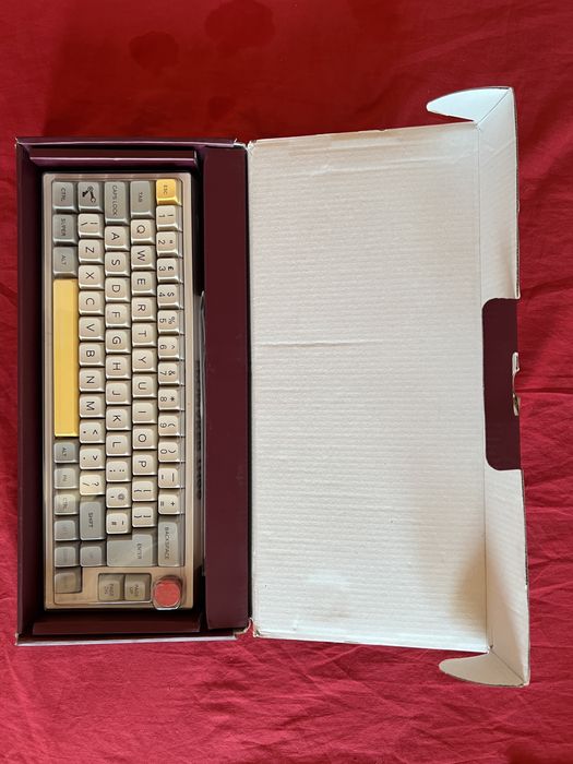 Custom клавиатура Epomaker TH66