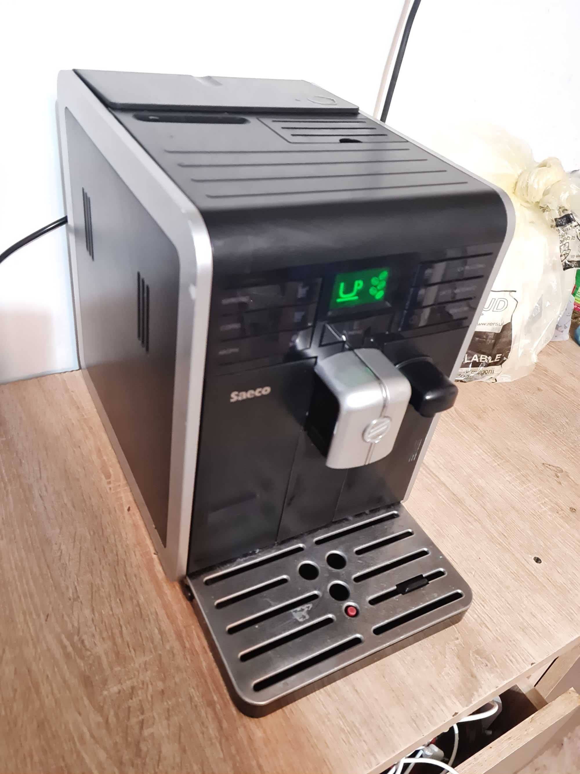 Saeco Moltio HD8769 Espressor cafea automat cu cafea boabe