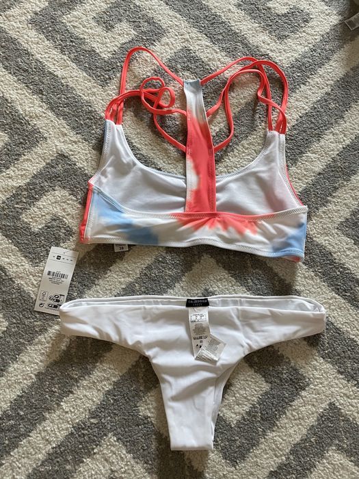 Costum baie slip tanga mov 38 sau alb 36 si sutien mov cu alb 38
