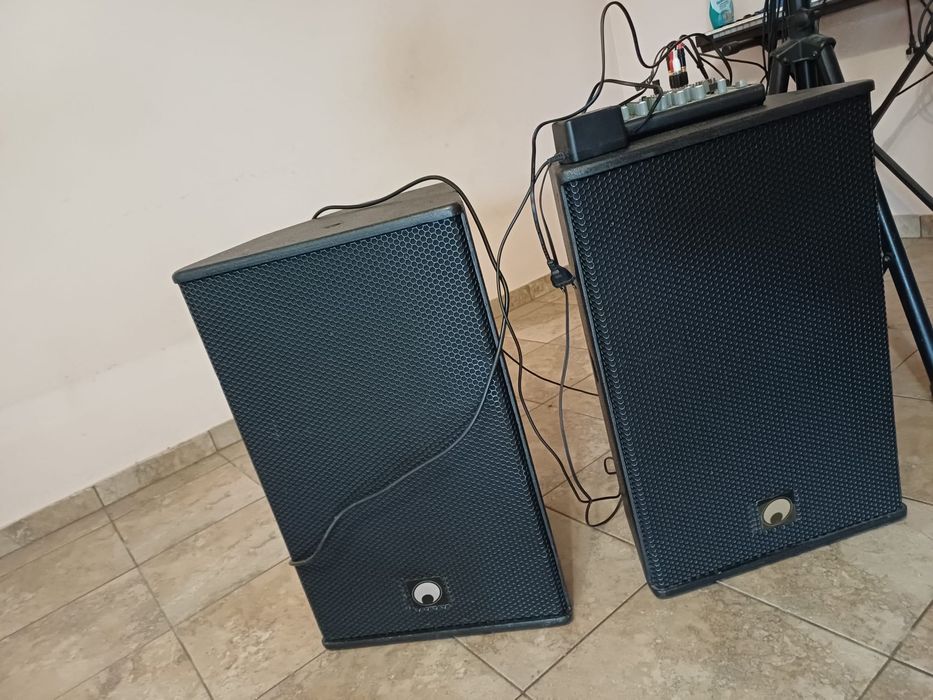 Sistem audio complet 2 boxe activa + mixer Behringer Sunet puternic