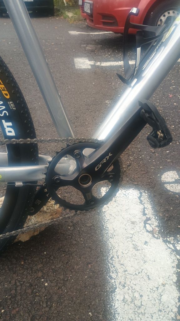 Vând bicicletă gravel personalizată
