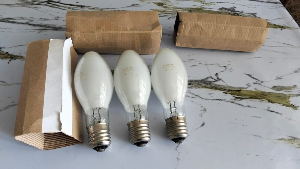 Лампы ЛИСМА ДРЛ новый 3 штук 250М-220В