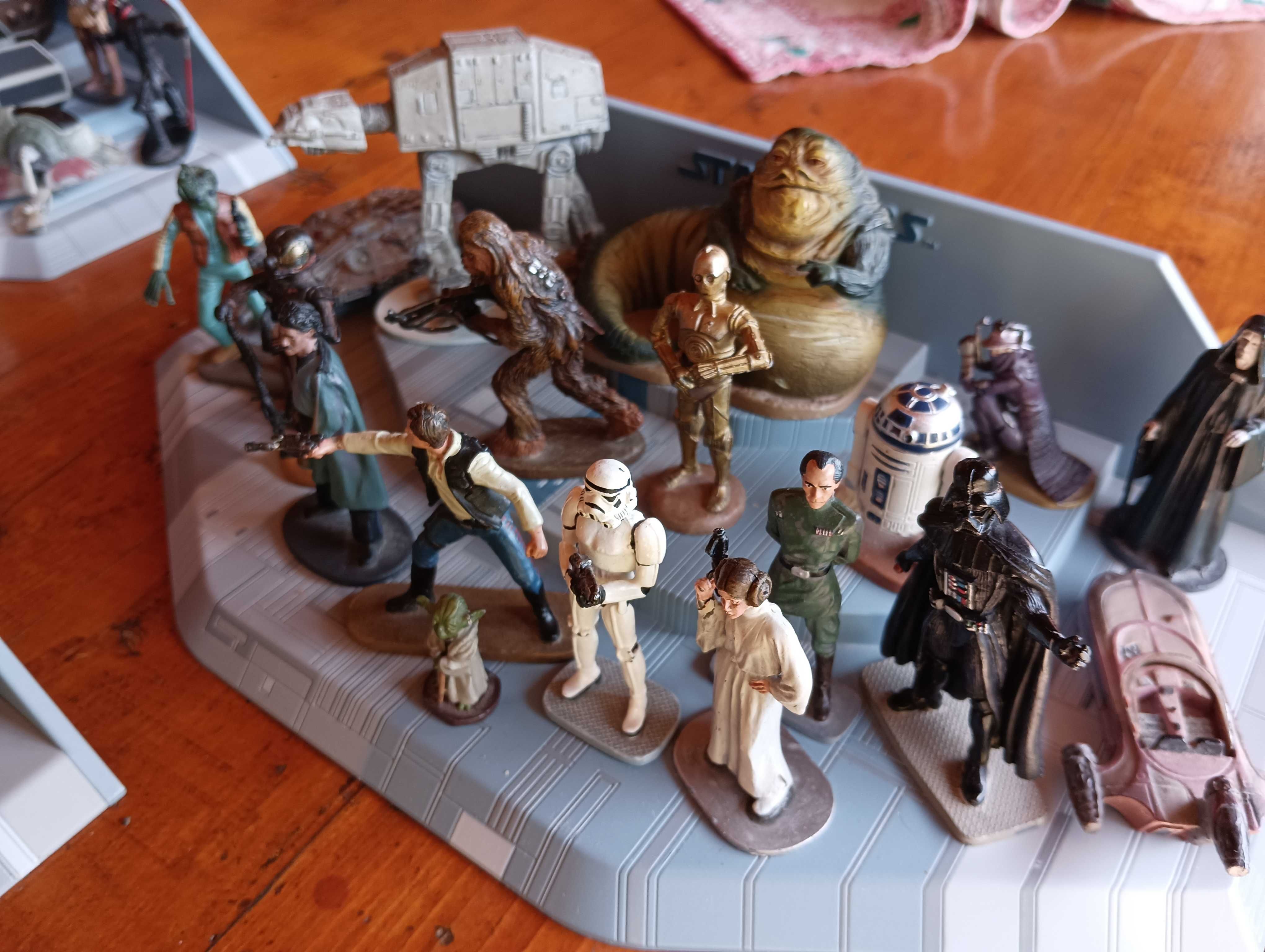 STAR WARS оловни фигури 58 бр.+3 поставки+4 бр. фигури за залепване