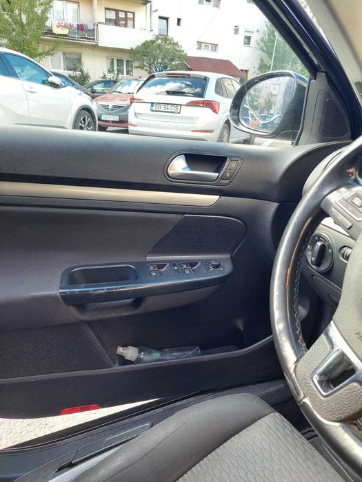 Volkswagen Golf 6 1.6 TDI BlueMotion – 2011, stare bună, consum mic