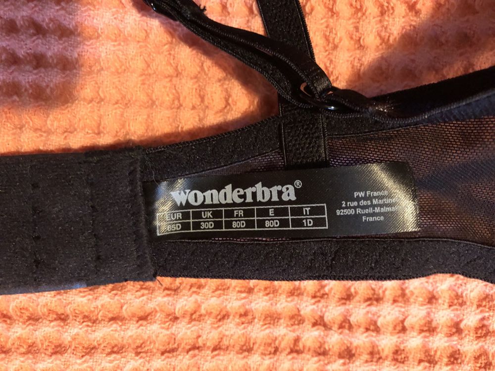 Wonderbra,повдигащ сутиен,65D,черен