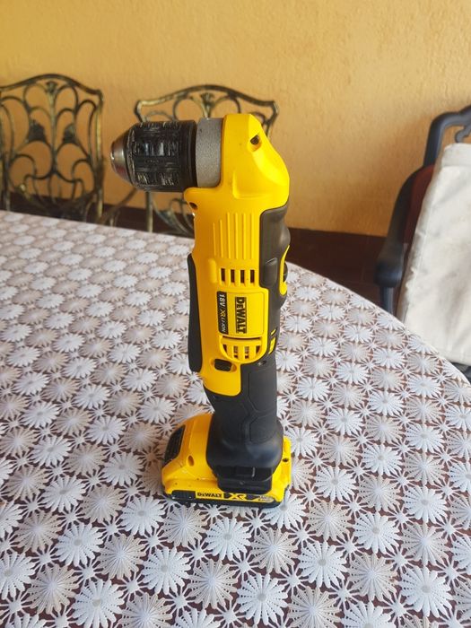 bormasina unghiulara dewalt