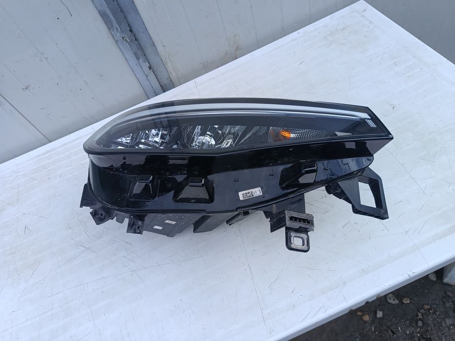 Far dreapta full led Volkswagen ID4