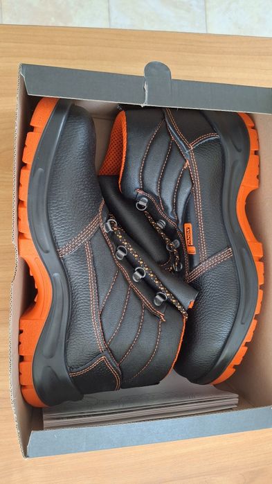 Работни обувки..