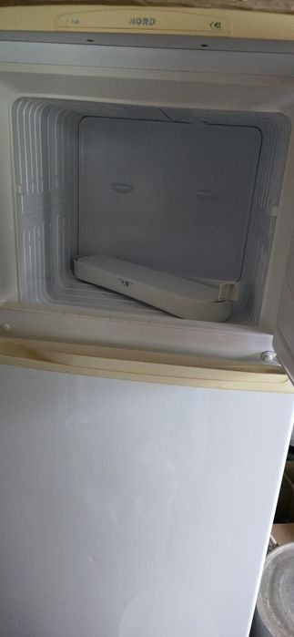 Продам холодильник  и газ плиту