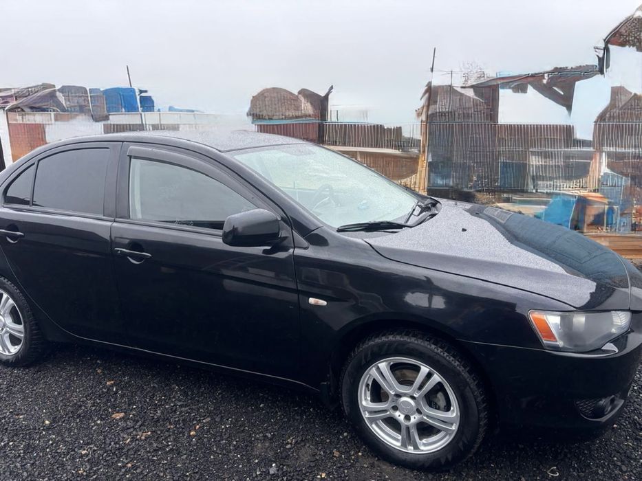 Продам митсубиси лансер 10