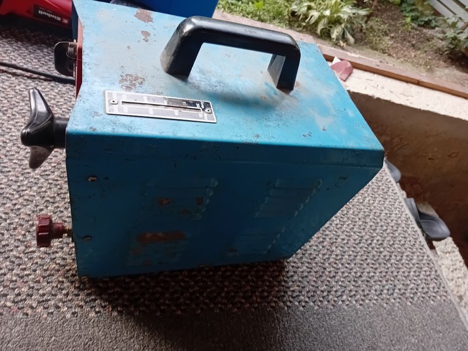 Vand aparat de sudura cu electrod