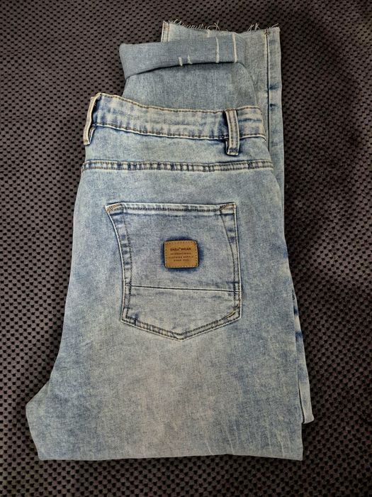 Комлект тениска с дънки