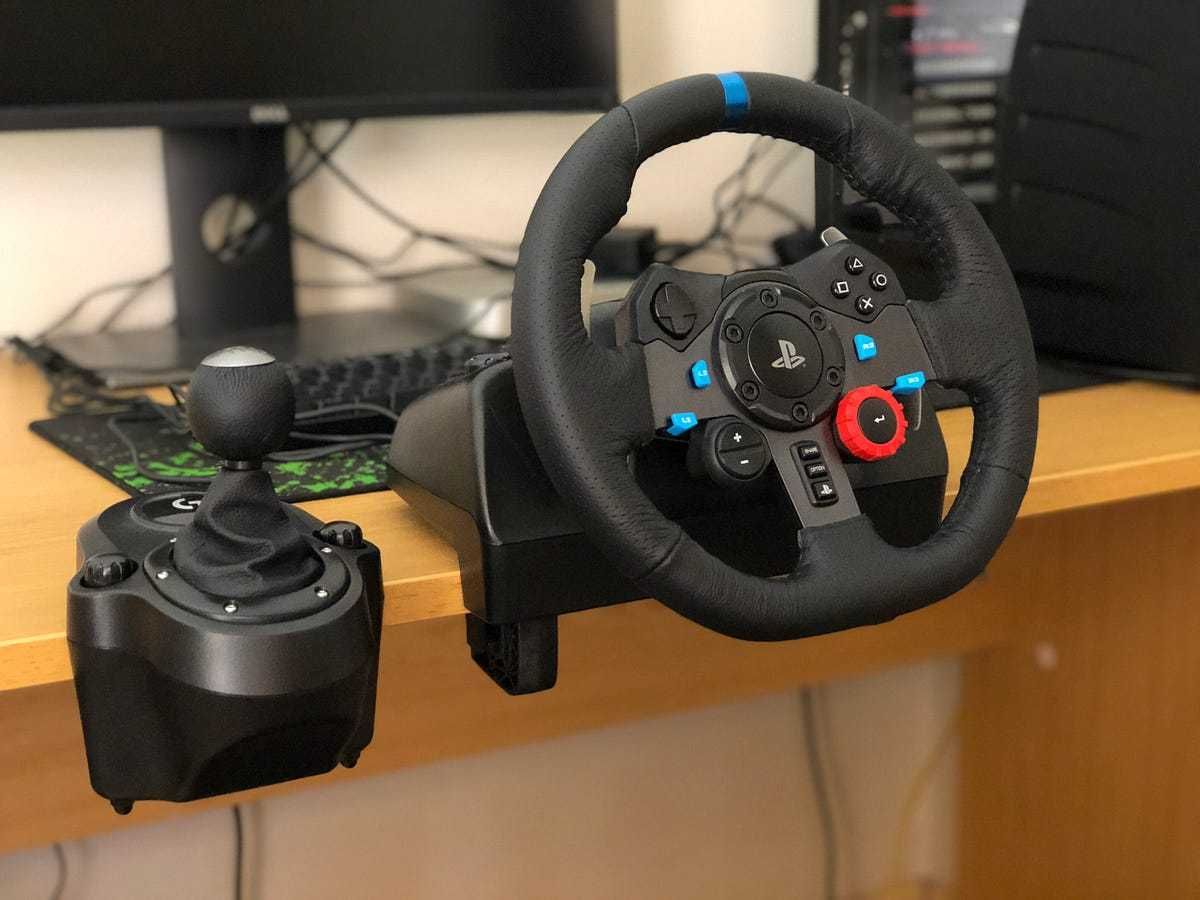 Почти новый Игровой руль Logitech g92