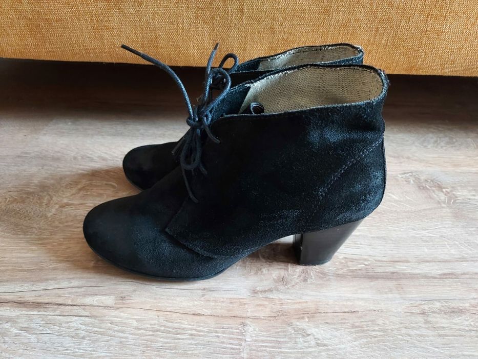 Botine piele intoarsa marimea 37