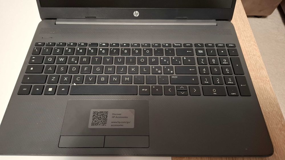 Laptop HP  i7-1255U • 32GB RAM • 512GB SSD • GeForce MX550 2GB  ca nou