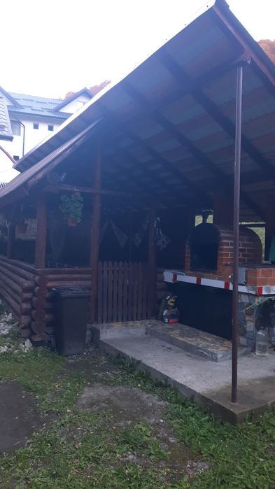 Inchiriere  revelion vila cu 8 camere si corp cu 4 camere