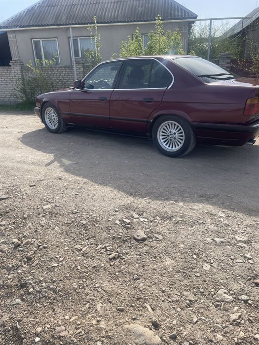 BMW  Е34 кузов 1988 год объем 2 куб