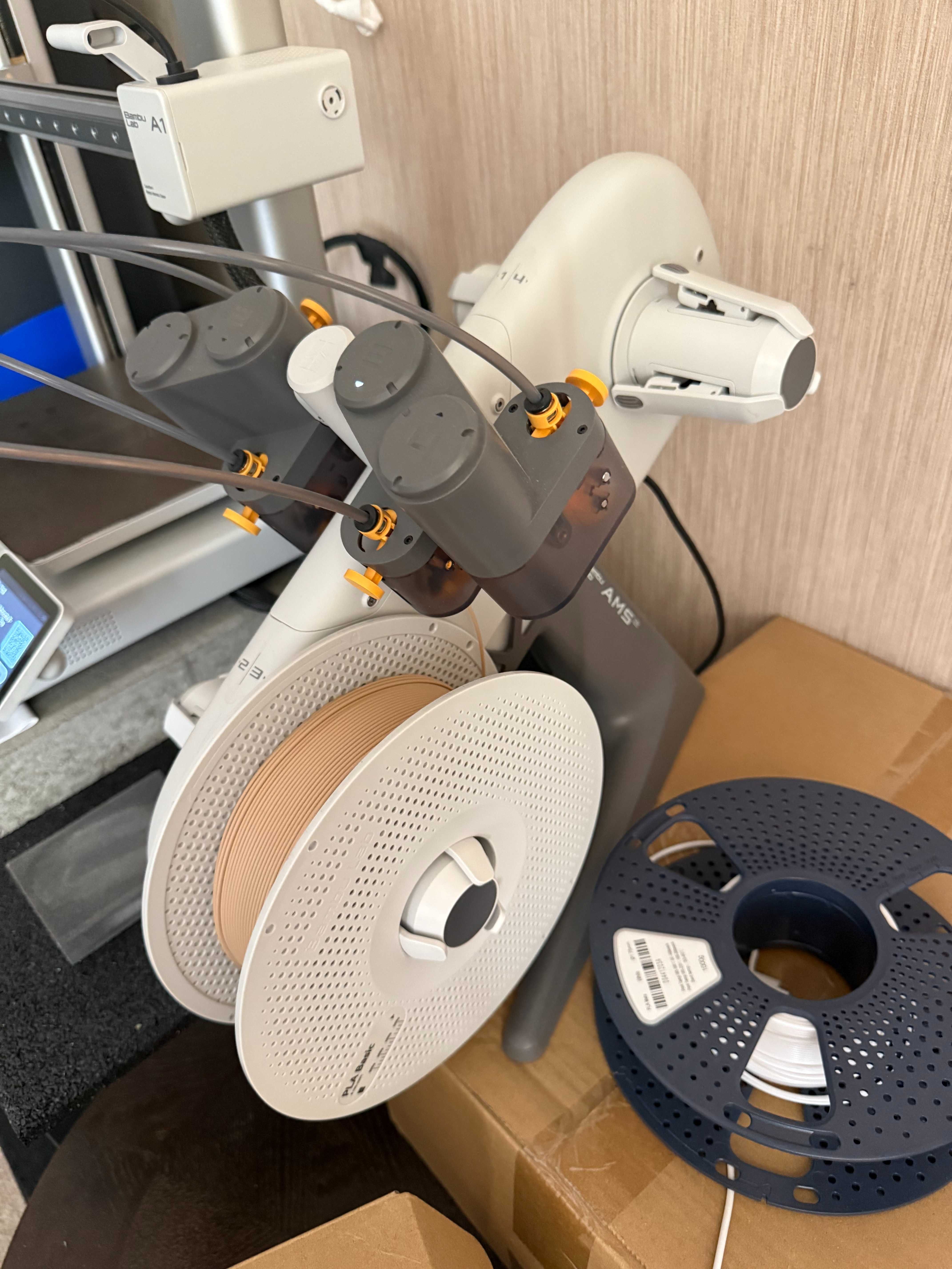 Imprimantă 3D Bambu Lab A1 + AMS lite - 1000 ore de funcționare