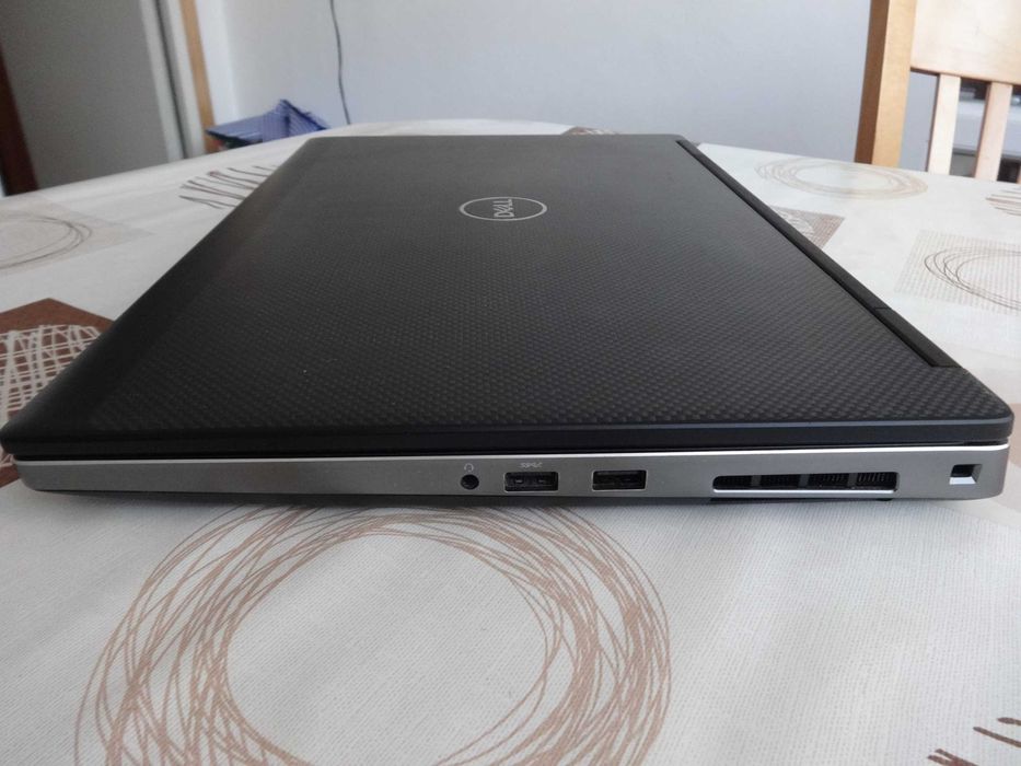 Лаптоп Dell Precision 7530 i7-8750H 2.2GHz/RAM32GB/RadeonProWX4130 4GB
