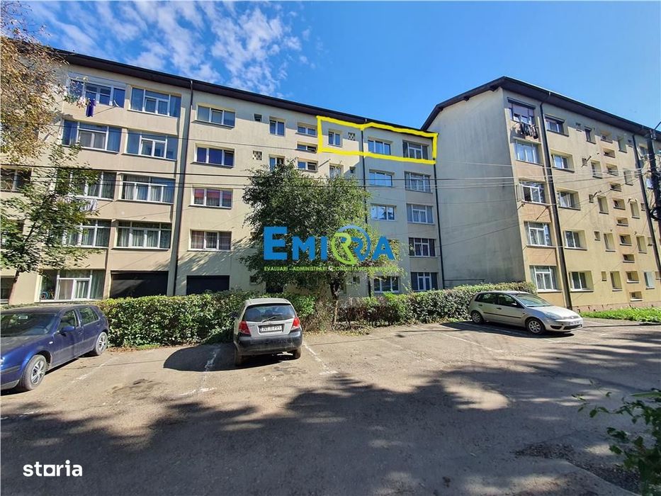 Apartament de vanzare cu 2 camere zona Republicii.