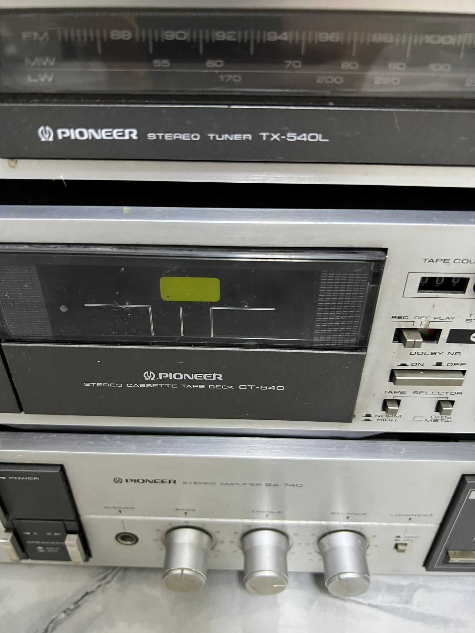 Pioneer Auto-return stereo turntable PL-640