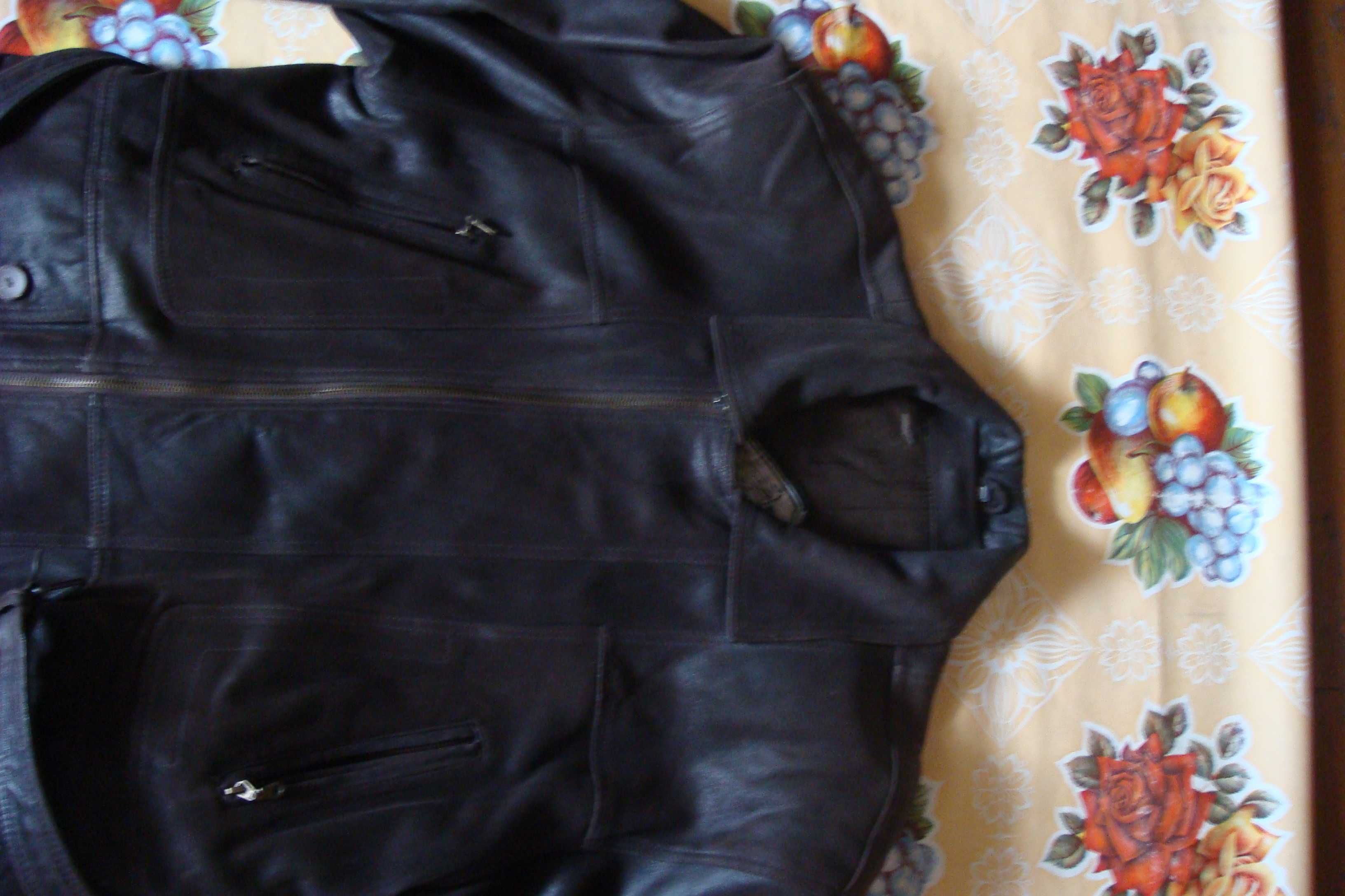 Valentino  ( куртка кожаная , 52 - 54 )