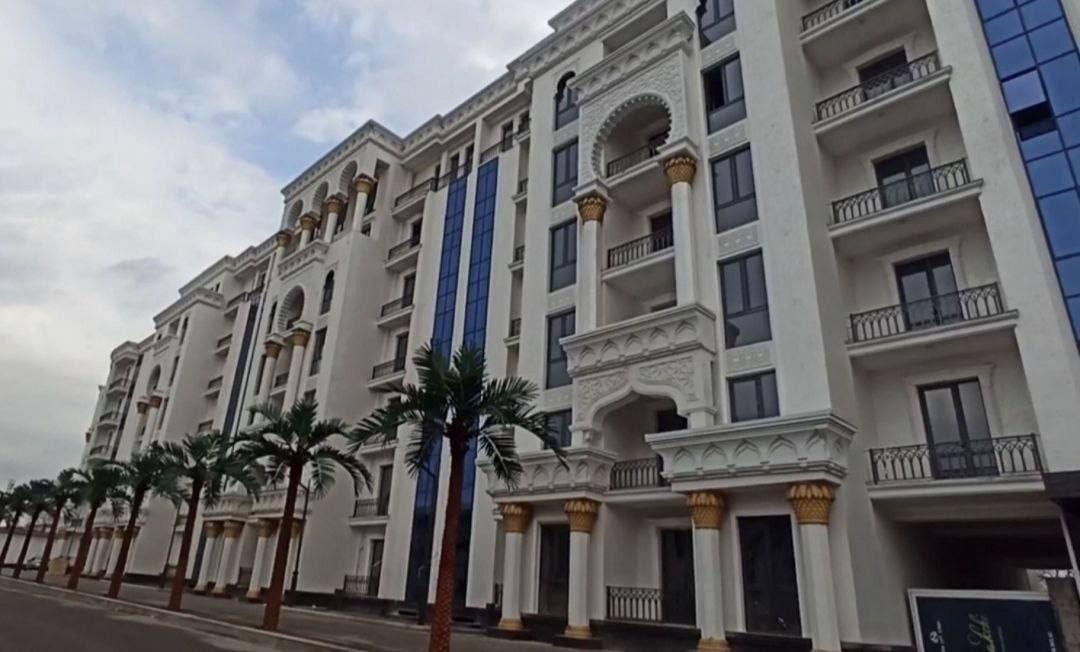 Novastroyka sotiladi 4 xonali Abu Dabiy Huvaydoda 4/2/7 117m²