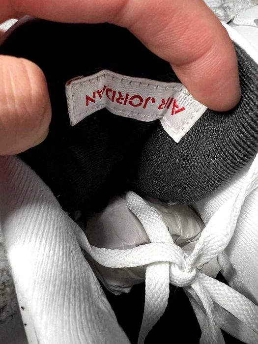 Jordan 4 White Cement 2025 (41/42/43)FULLBOX| Livrare cu verificare