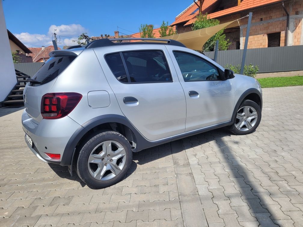 Dacia Sandero Stepway, unic proprietar, cutie automată