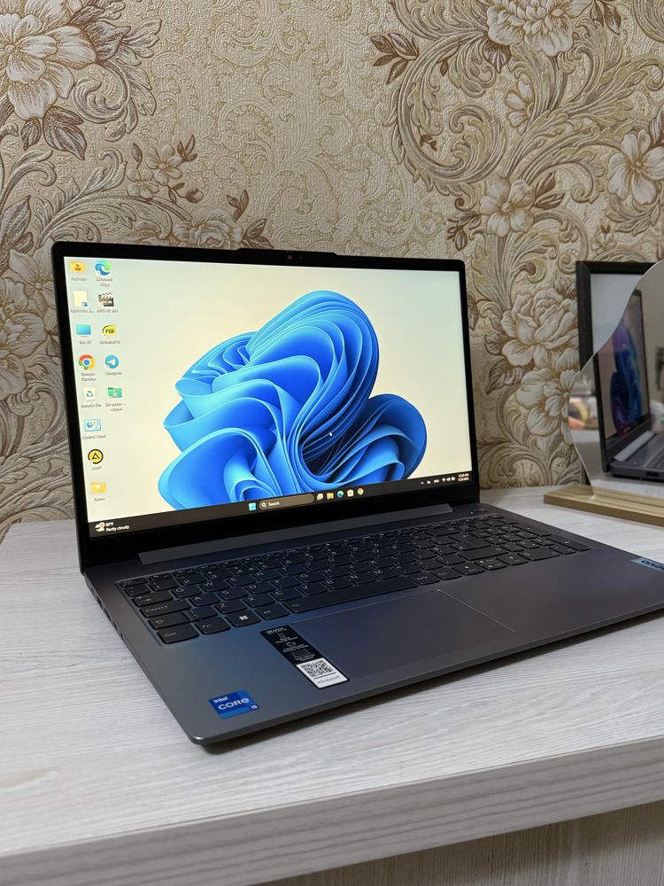 Ноутбук новый Lenovo