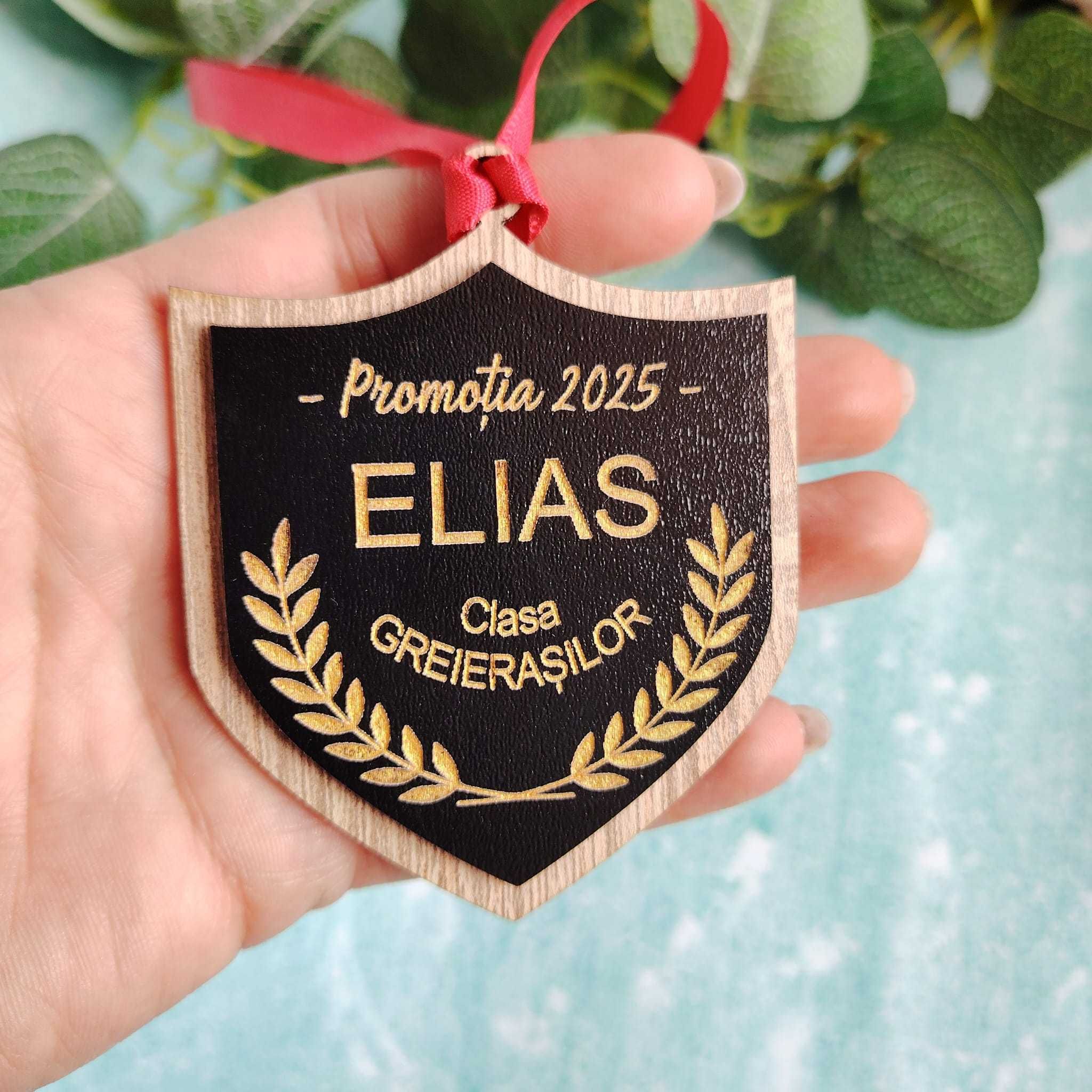 Medalii din mdf personalizabile, cu snur, 7.2x9cm