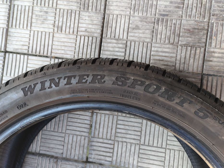 235 45 20,2buc iarna DUNLOP,WinterSport5,dot4223,peste8mm