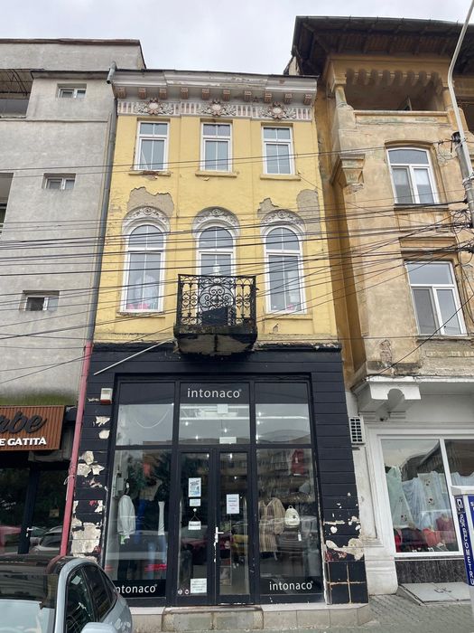 Imobil de vanzare  Ploiești, ultracentral, în fața Hotelului Prahova