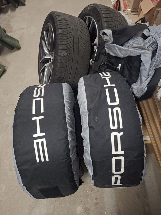 Vând set jante originale + anvelope iarna Porsche Macan R20